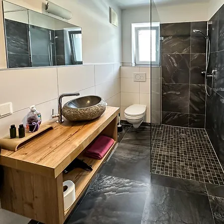 Ours Living Venedigerblick - Inkl Sauna Und Sommerkarte Hollersbach im Pinzgau